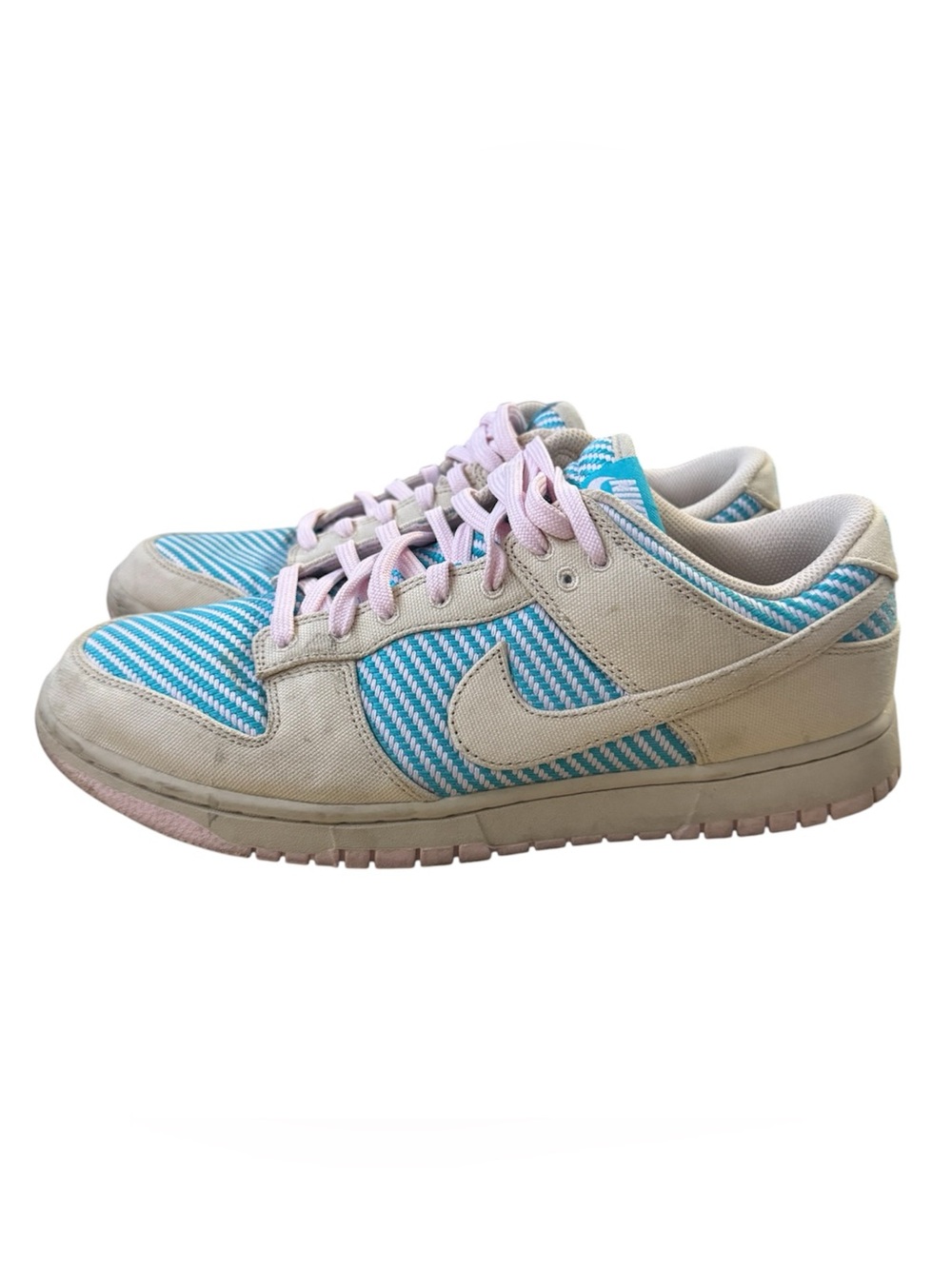Nike Dunks Heat Wave in Sanddrift and Dusty Cactus Pink Foam. Rare combo